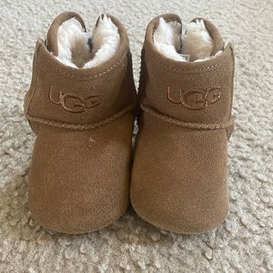 Baby uggs, size 4/5, excellent condition